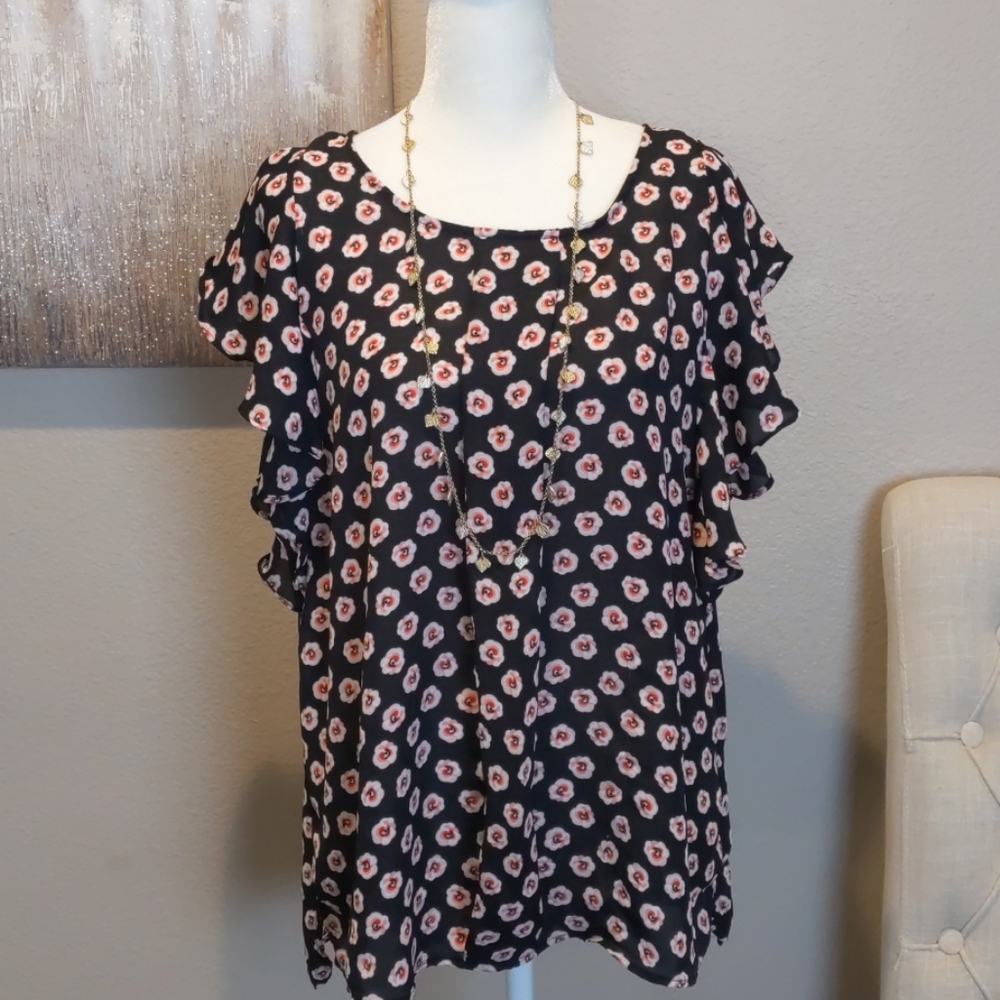 *3/$20 sale* Elle floral flutter sleeve top